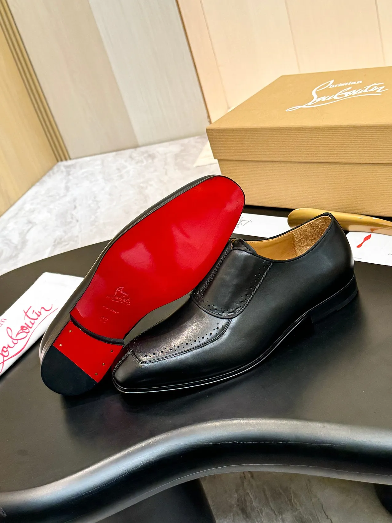 💰960 ••New real shots••CL～High-end men’s 👔Casual•loafers with red soles! ••🆑Genuine and top-quality goods from original orders ••✅💯 Purchase goods from top-quality original orders! Original imported patterned cowhide ➕Imported cowhide lining ➕Cowhide feet ➕Original leather outsole~🉑️Feel free to compare the authentic ones! Size: 39-44 (38.45.46.47 can be customized)